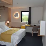 Kyriad Prestige - Palais Des Sports 4* Pau