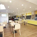 Kyriad Prestige - Palais Des Sports 4*