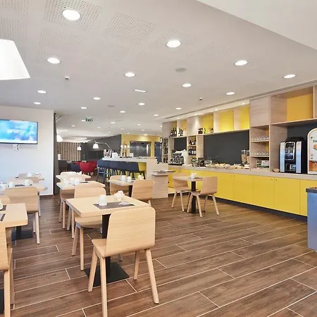 Kyriad Prestige - Palais Des Sports 4* Pau