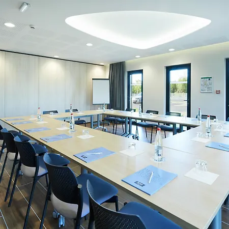 Kyriad Prestige - Palais Des Sports 4*