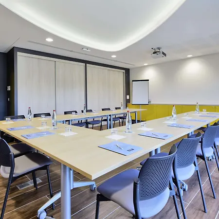 Hotel Kyriad Prestige – Palais Des Sports 4*