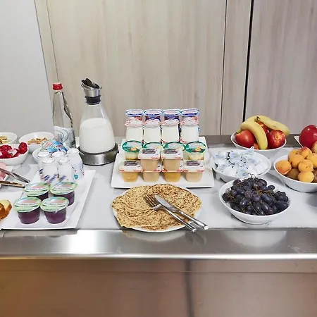 Kyriad Prestige - Palais Des Sports 4*