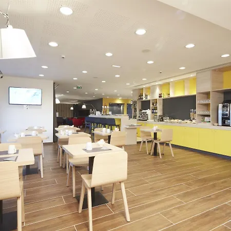 Kyriad Prestige - Palais Des Sports 4*