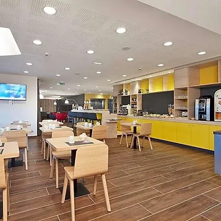 فندق Kyriad Prestige - Palais Des Sports بو
