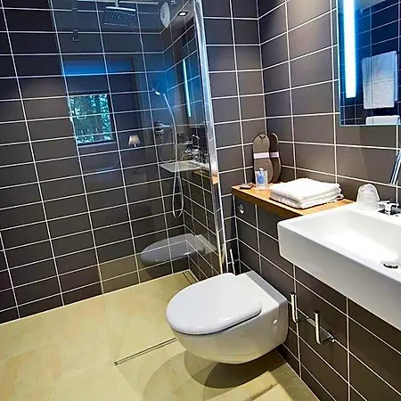 Kyriad Prestige - Palais Des Sports