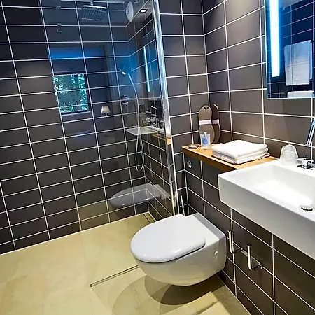 Kyriad Prestige - Palais Des Sports فندق