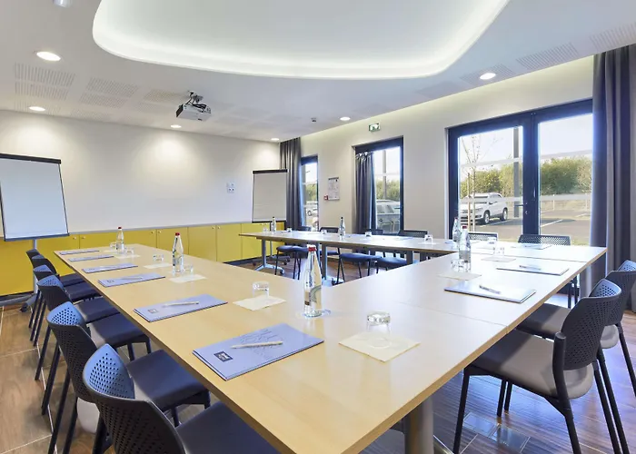 Kyriad Prestige - Palais Des Sports Pau