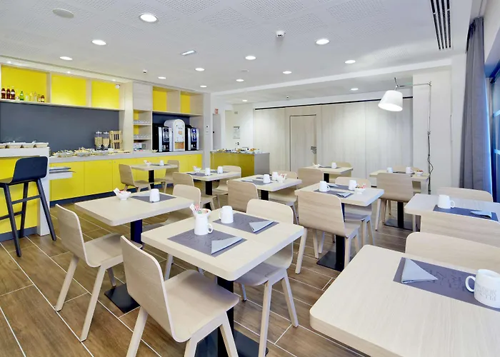 Kyriad Prestige - Palais Des Sports Pau