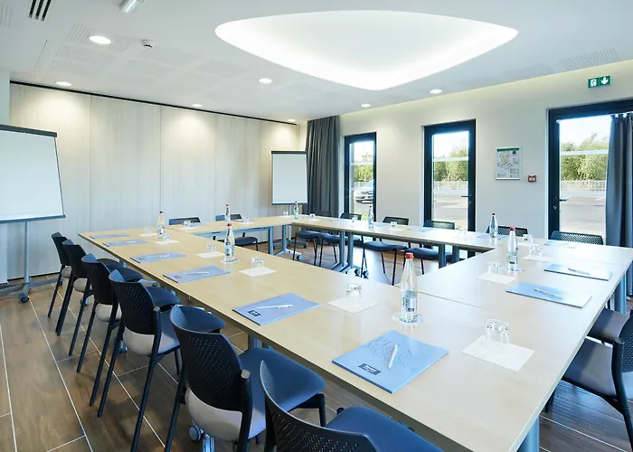 Kyriad Prestige - Palais Des Sports 4*