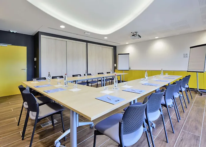 Ξενοδοχείο Kyriad Prestige - Palais Des Sports 4*