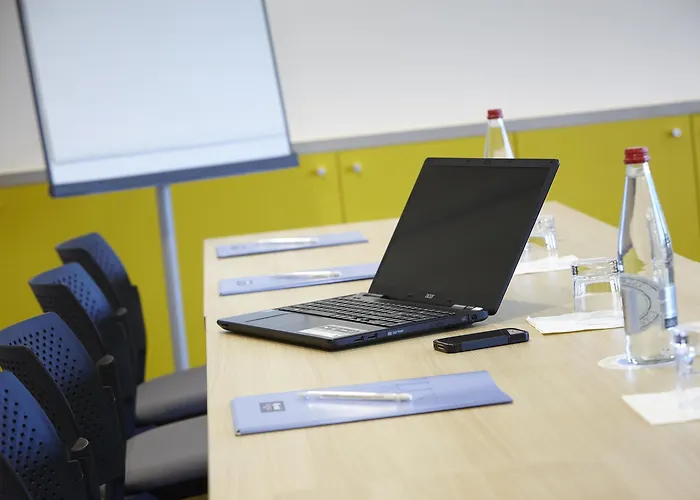 Kyriad Prestige - Palais Des Sports